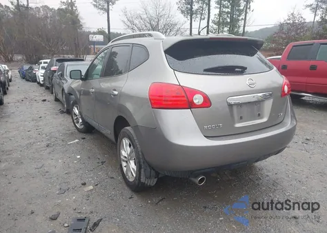 2013 Nissan Rogue Sv z USA, uszkodzony, nr VIN JN8AS5MT2DW008317